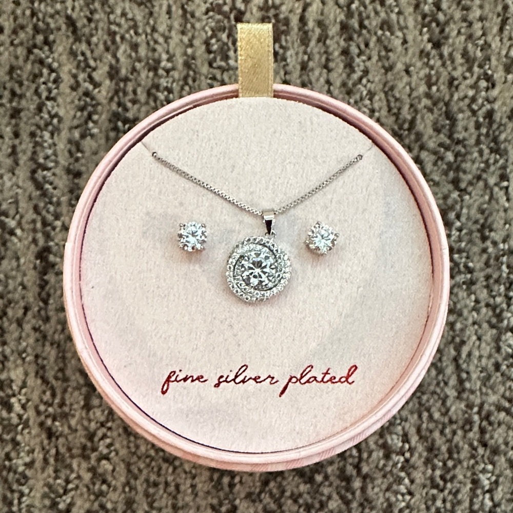 Brand new jewelry set